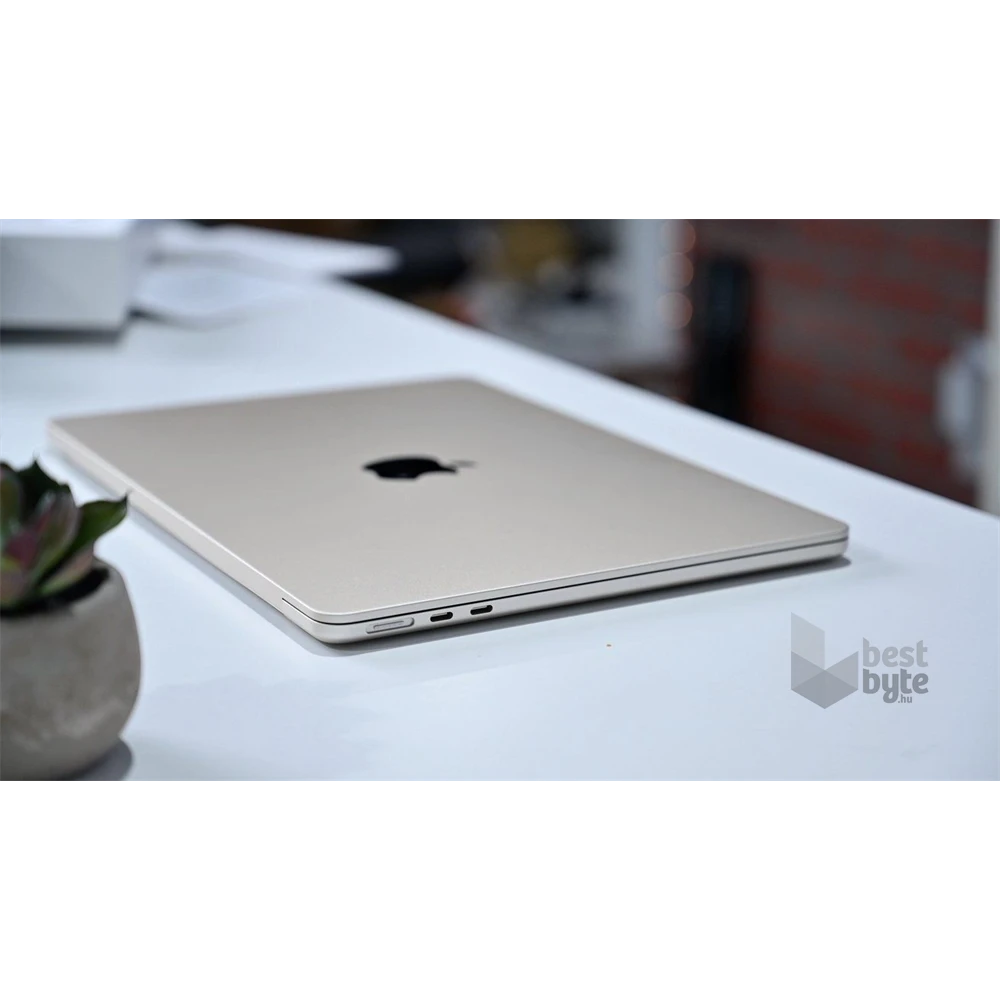 Apple MacBook Air 2022 laptop (13,6"/M2 chip/10 magos GPU/8GB RAM/512GB SSD/Cseh/Felújított,batteryCARE+) - ezüst