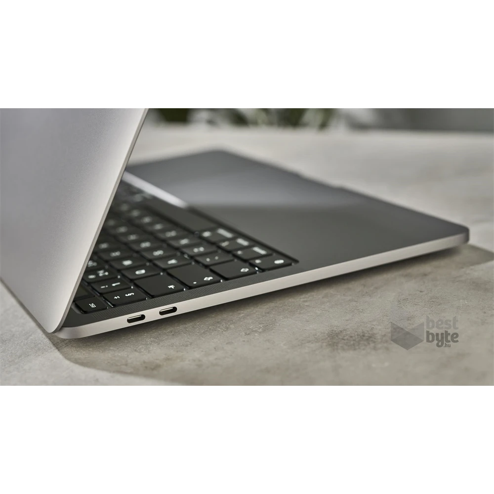 Apple MacBook Pro 2020 laptop (13,3"Retina/M1 chip és 8 magos GPU/8GB RAM/512GB SSD/Cseh/Felújított,batteryCARE+) -ezüst