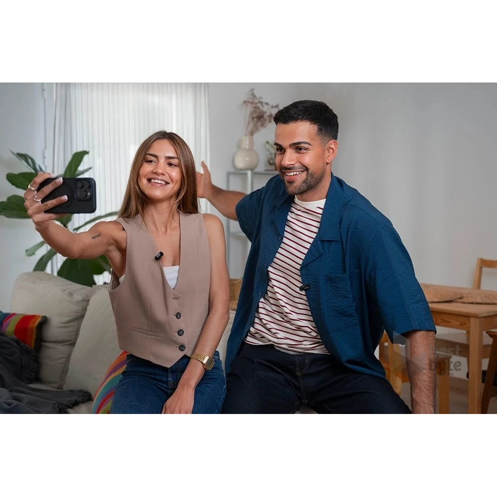 BOYA Ultrakompakt 2,4 GHz USB-C 2 adó + 1 vevő fekete vezeték nélküli mikrofon