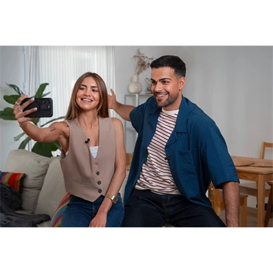 BOYA Ultrakompakt 2,4 GHz USB-C 2 adó + 1 vevő fekete vezeték nélküli mikrofon