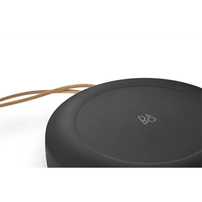 Bang & Olufsen 1734002 Beosound A1 2nd Gen hordozható fekete Bluetooth hangszoró