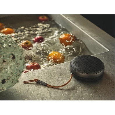 Bang & Olufsen 1734002 Beosound A1 2nd Gen hordozható fekete Bluetooth hangszoró