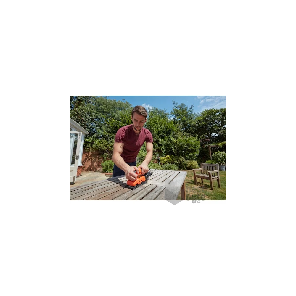 Black&Decker BEW220KAX-QS 150W kofferban 10 db csiszolópapírral vibrációs csiszoló