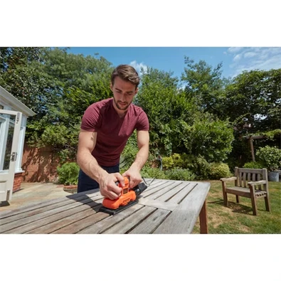 Black&Decker BEW220KAX-QS 150W kofferban 10 db csiszolópapírral vibrációs csiszoló