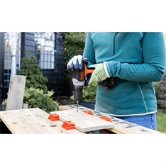 Black & Decker BCD001C1-QW akkumulátoros fúró-csavarozó
