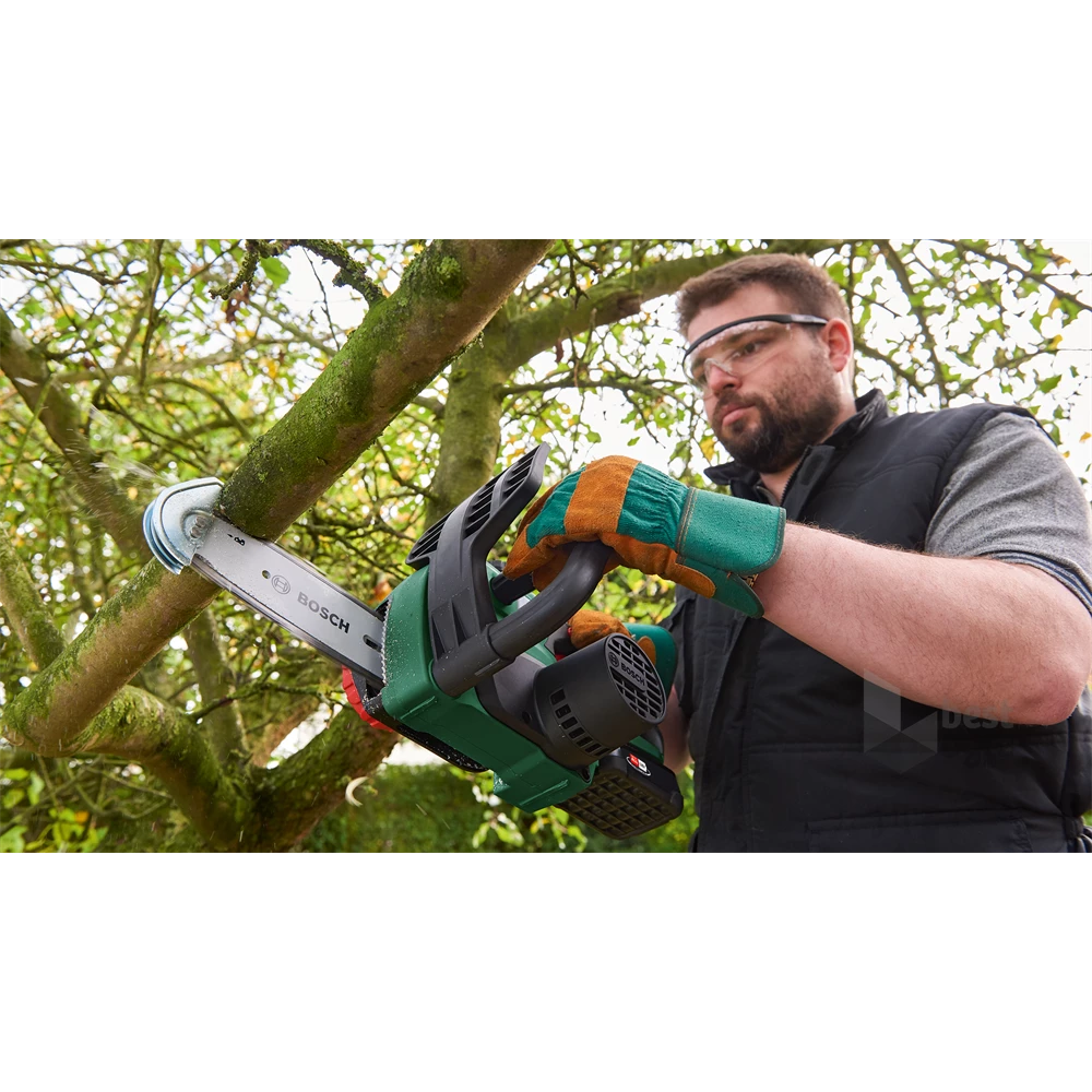 Bosch 06008B8000 Chain Saw UniversalChain 18 akkumulátoros láncfűrész