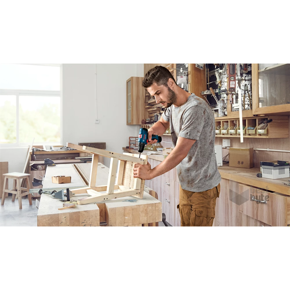 Bosch 06019G8000 GSR 120-Li Professional 2x2,0Ah kofferben akkus fúró-csavarozó