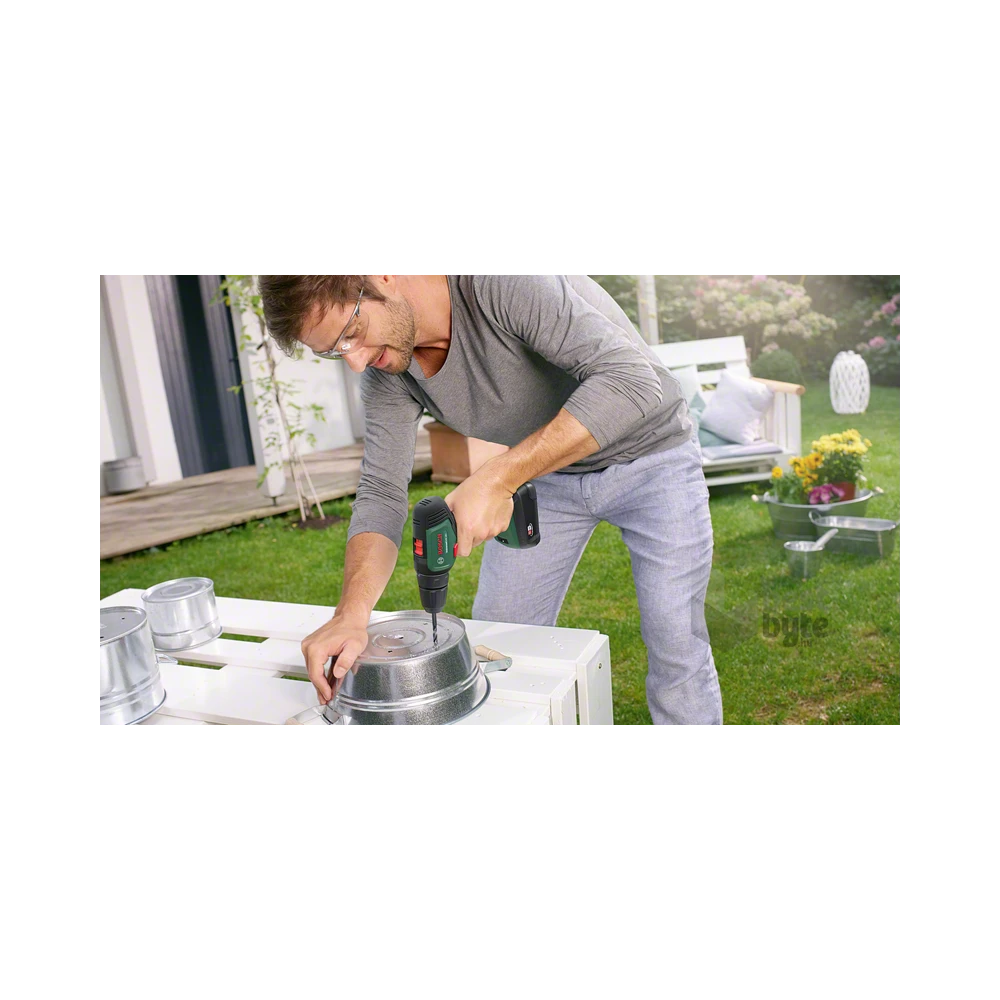 Bosch 06039D4002 Universaldrill 18V 2x1,5Ah kofferban akkus fúró-csavarozó