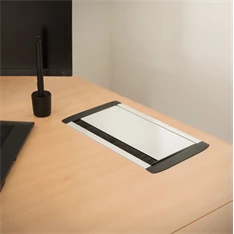 Delight 20442 fekete 3-as rejtett elosztó + 2 USB-A port