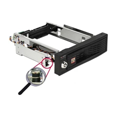 Delock 47191 5.25 Mobil Rack 3.5 SATA HDD-hez
