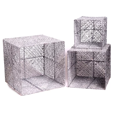 Doboz alakú /1db 20cm, 1db 25cm, 1db 30cm/ ezüst-lila fémdoboz műanyag masnival dekor szett