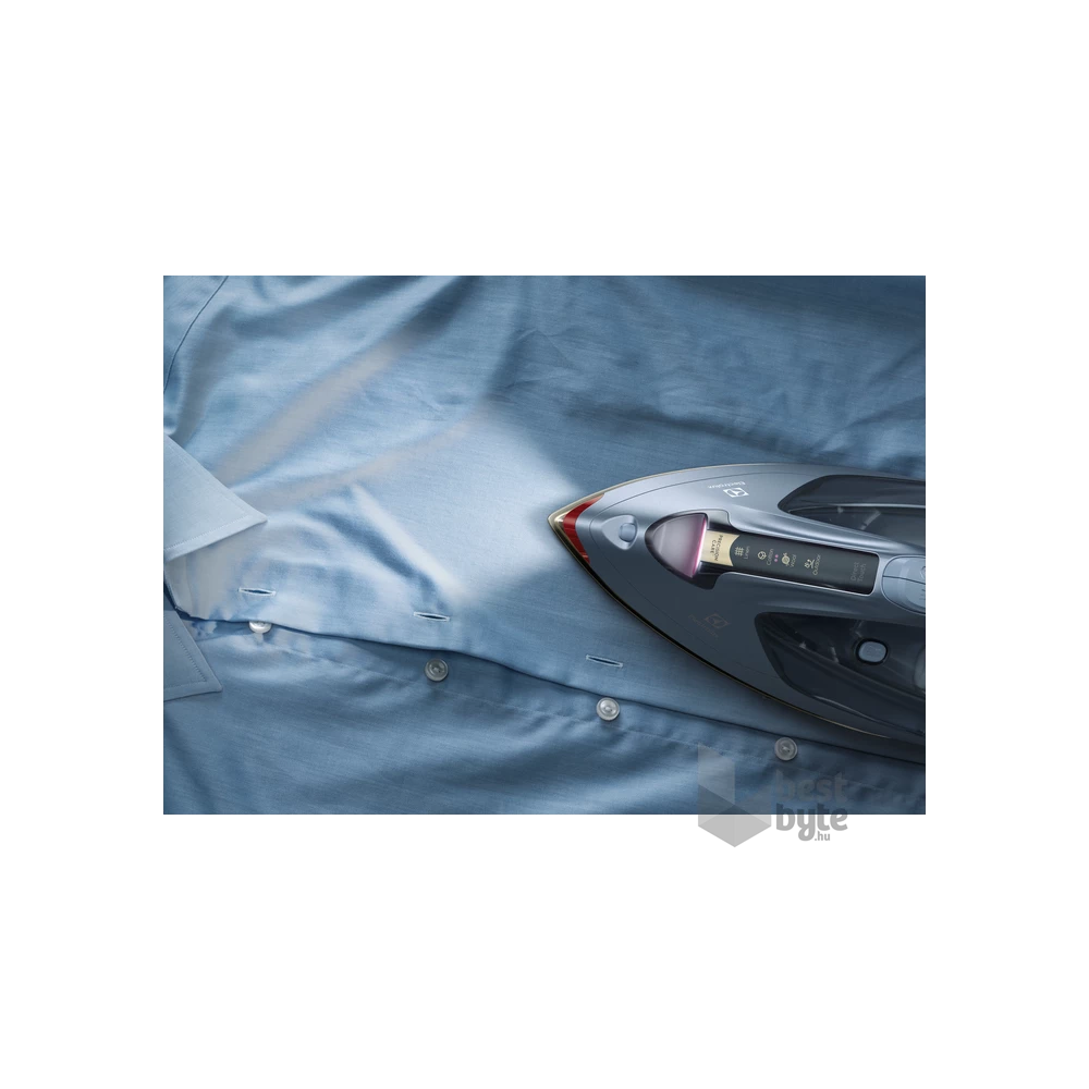 Electrolux E8SI1-6DBM Renew 800 kék gőzölős vasaló