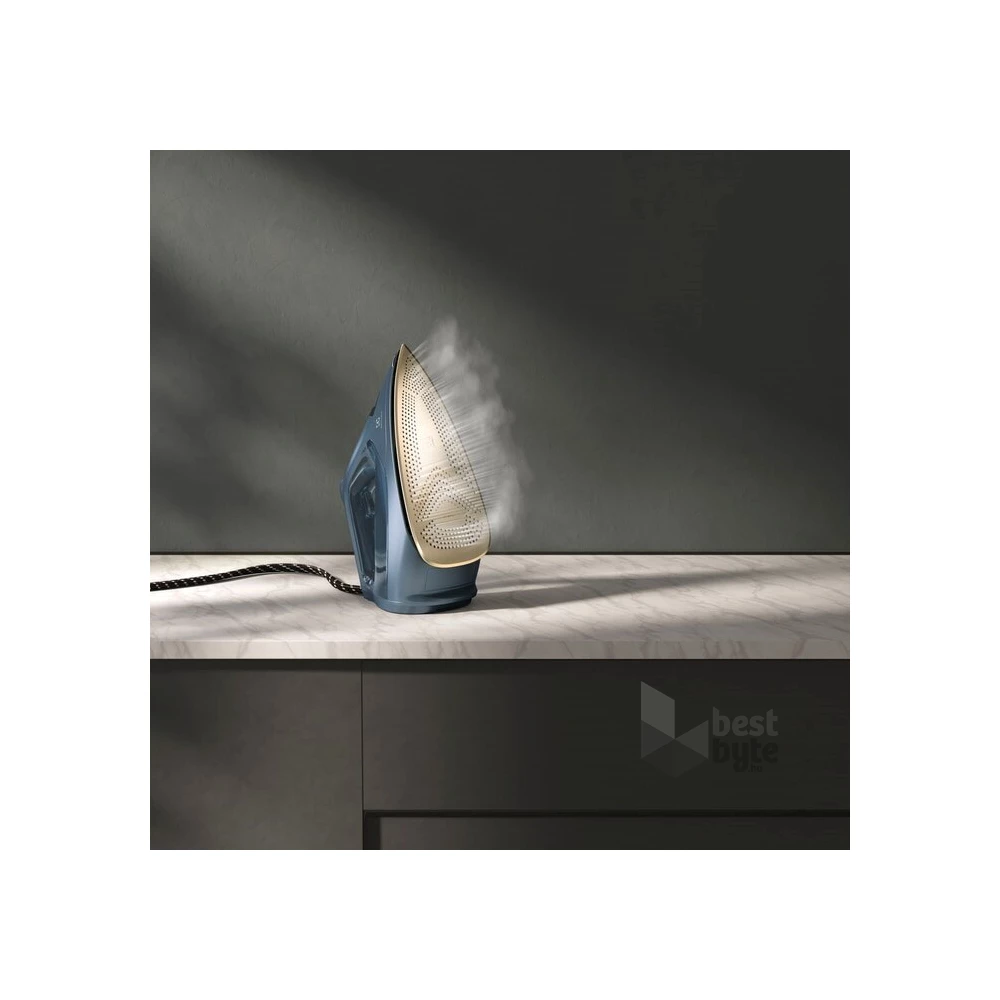 Electrolux E8SI1-6DBM Renew 800 kék gőzölős vasaló