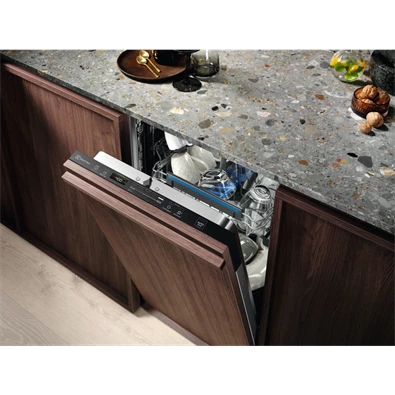 Electrolux EEQ42200L beépíthető keskeny 9 terítékes mosogatógép