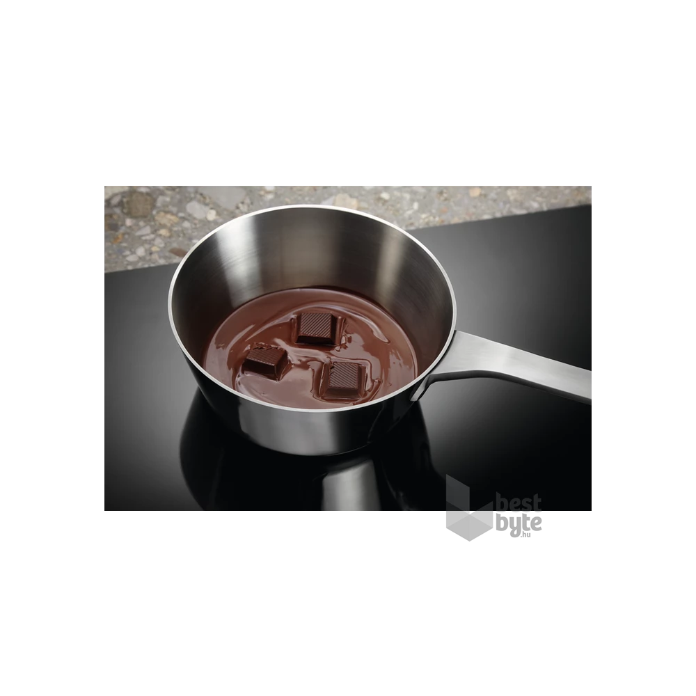 Electrolux EIS62443 fekete, beépíthető, indukciós, főzőzóna: 4, beépíthető méret: 56cm, főzőlap