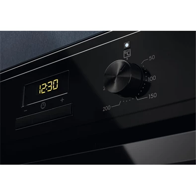Electrolux EOF3H50BK fekete, beépíthető, sütőtér:65L, grill, légkeverés, aquaclean, sütő