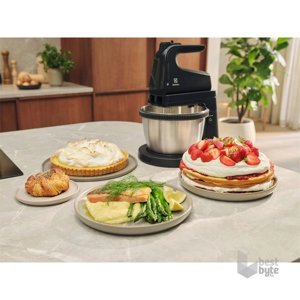 Electrolux ESM4B 500 fekete tálas mixer