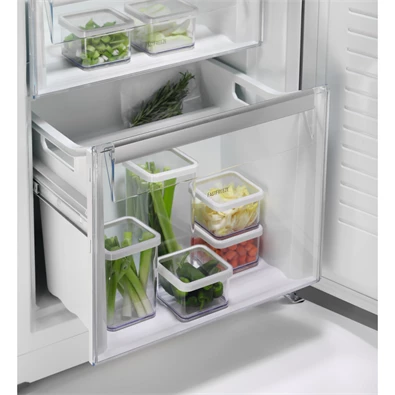 Electrolux KUT175EWR (K) fehér, Hűtő:L, Fagyasztó:231L, No frost fagyasztószekrény