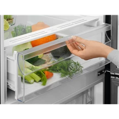 Electrolux LNT5MF32U0 szürke, alulfagyasztós, Hűtő:230L, Fagyasztó:101L, No frost hűtőszekrény