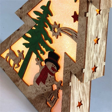 Fenyőfa alakú hóember mintás/20x29,5x4,5cm/meleg fehér LED-es fa fénydekoráció