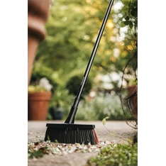Fiskars Solid M univerzális kültéri seprű
