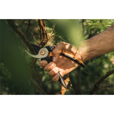 Fiskars Solid P341 mellévágó metszőolló
