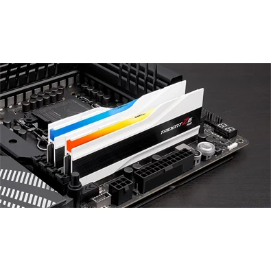 G.Skill 96GB 6400MHz DDR-5 Trident Z5 RGB Intel XMP White (Kit! 2db 48GB) (F5-6400J3239F48GX2-TZ5RW) memória
