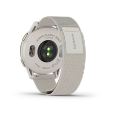 Garmin Approach S50 arany krém okosóra
