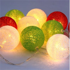 Gömb alakú 6cm/színes fonott/1,5m/piros-fehér-zöld/10db LED-es/USB-s fénydekoráció