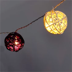 Gömb alakú fonott/rattan/4m/meleg fehér + lila/20db LED-es/3xAA elemes fénydekoráció
