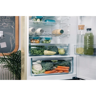 Gorenje NRK6192AC4 bézs, alulfagyasztós, Hűtő:204L, Fagyasztó:96L, No frost Plus hűtőszekrény