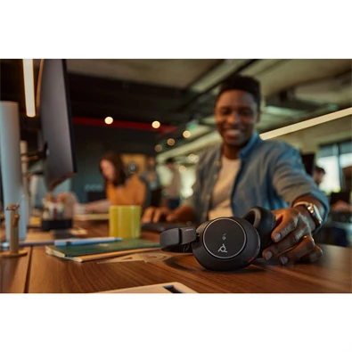 HP Poly Voyager Surround80 fekete vezeték nélküli fejhallgató +  USB-C/A adapter