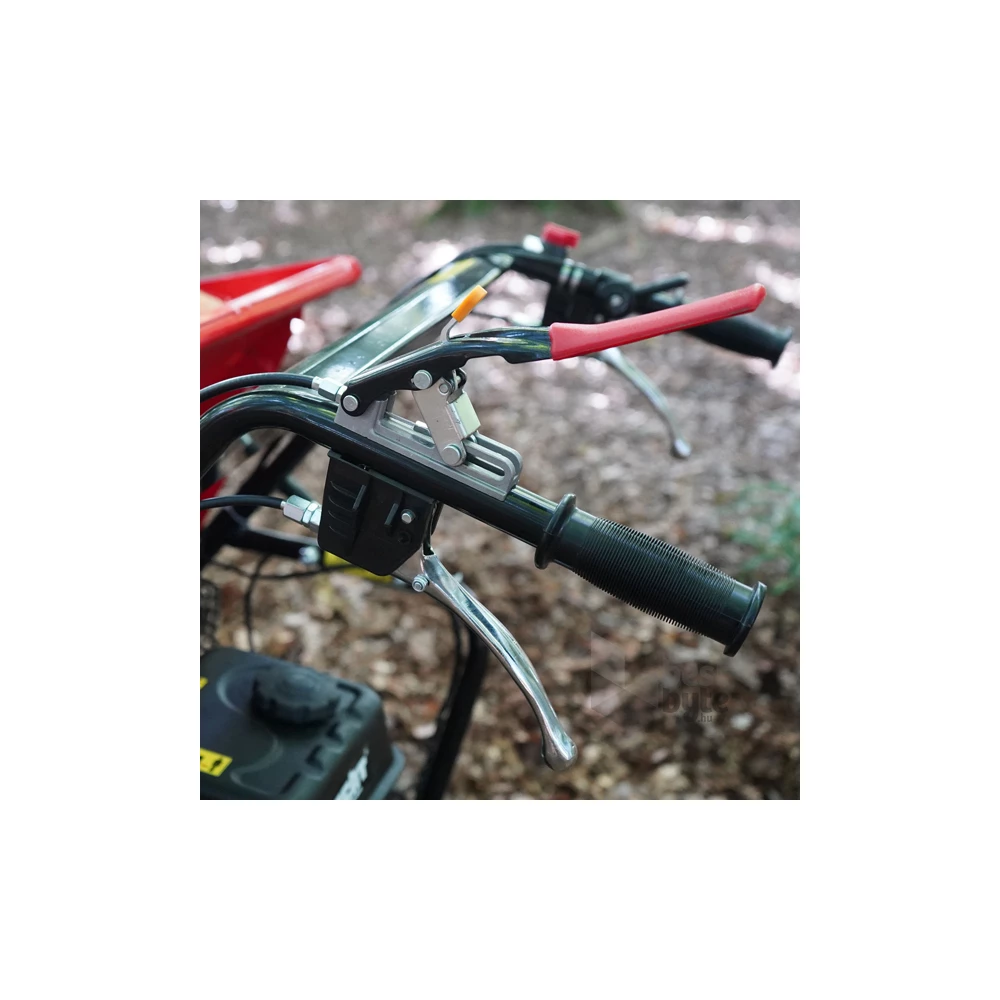 Hecht 2650 benzinmotoros szállító