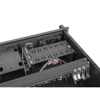 Lanberg SC01-4504-10B 19" 4U SZÉL:430mm MÉLY:450mm MAG:177mm táp nélküli rack szerver ház