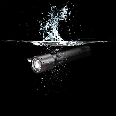 Ledlenser P6R Core 900lm Li-ion tölthető rúdlámpa