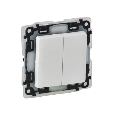 Legrand 752155 Valena Life IP44 fehér csillárkapcsoló