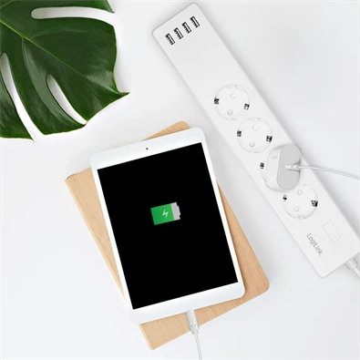 Logilink SH0104 Wi-Fi Smart Socket aljzat, 4 utas, (CEE 7/3), 4x USB, Tuya kompatibilis