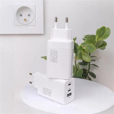 Maxlife ML081100 65W 2xType-C + USB fehér gyorstöltő adapter