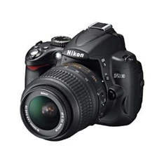 NIKON D5000 + 18-55mm f/3.5 - 5.6 GII AF-S VR DX Zoom NIKKOR KIT 12MP