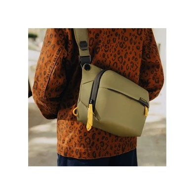 Peak Design Everyday Sling 3L algazöld fotós táska
