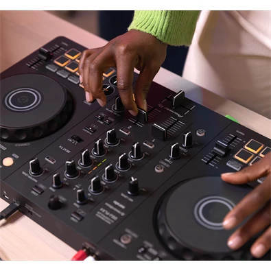 Pioneer DJ DDJ-FLX4 fekete kétcsatornás DJ kontroller