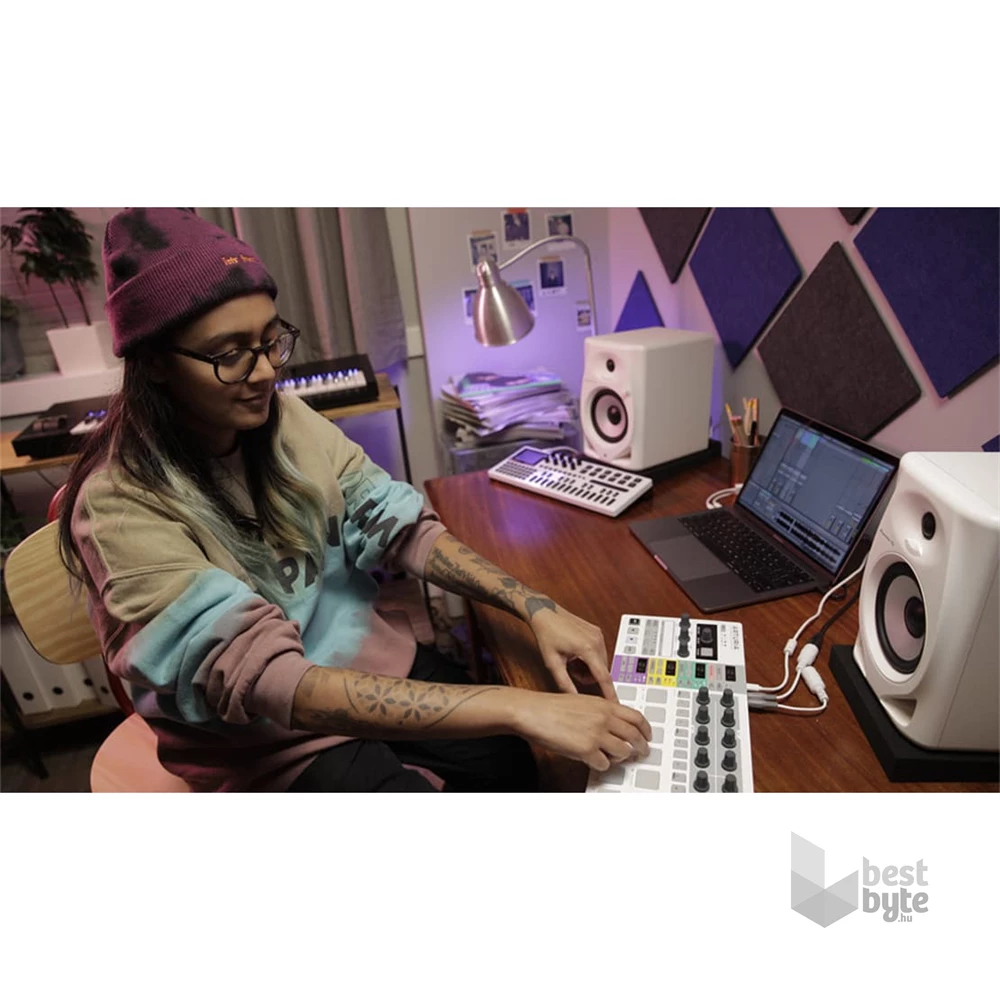 Pioneer DJ DM-50D-W fehér asztali monitor hangfalpár