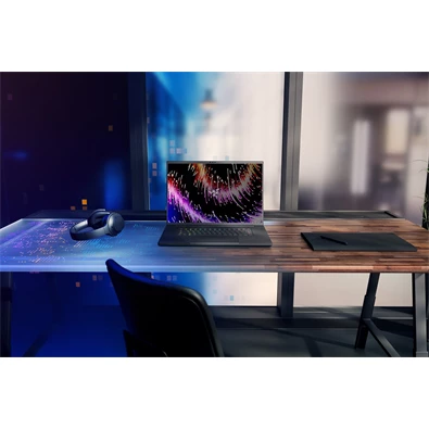 RAZER Blade 18 K9-NT laptop (18"QHD+/Intel Core i9-13950HX/32GB/1TB/RTX 4080/Win11) - fekete