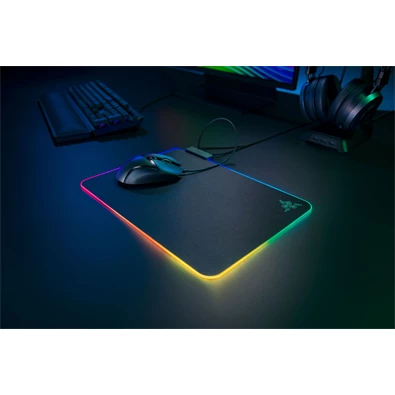 Razer Firefly V2 világító gamer egérpad