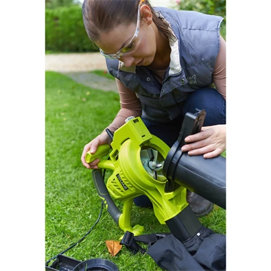 Ryobi RBV3000CSV 3000 W lombfúvó- és szívó