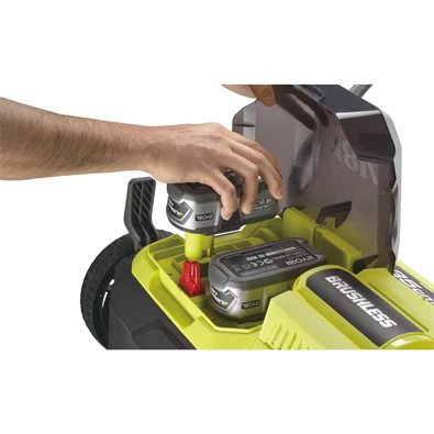 Ryobi RY18SFX35A-240 18 V (2 x 4.0 Ah) 35 cm szénkefe nélküli gyepszellőztető/lazító
