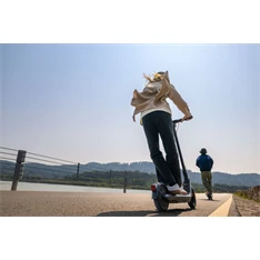 Segway Ninebot KickScooter E2 E Pro elektromos roller (Újszerű)