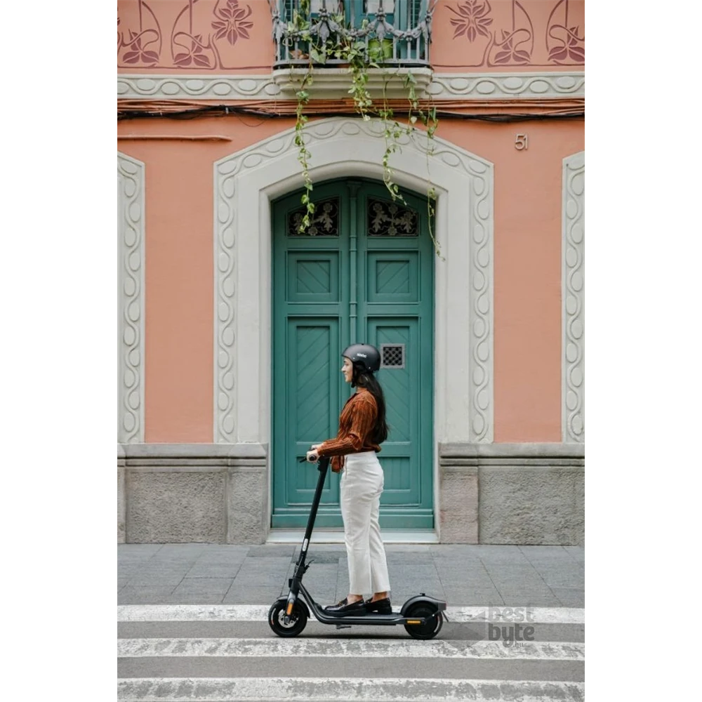 Segway Ninebot KickScooter F2 elektromos roller (Újracsomagolt)