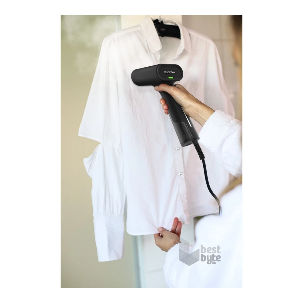 SteamOne EUDTC75B fekete kézi ruhagőzölő