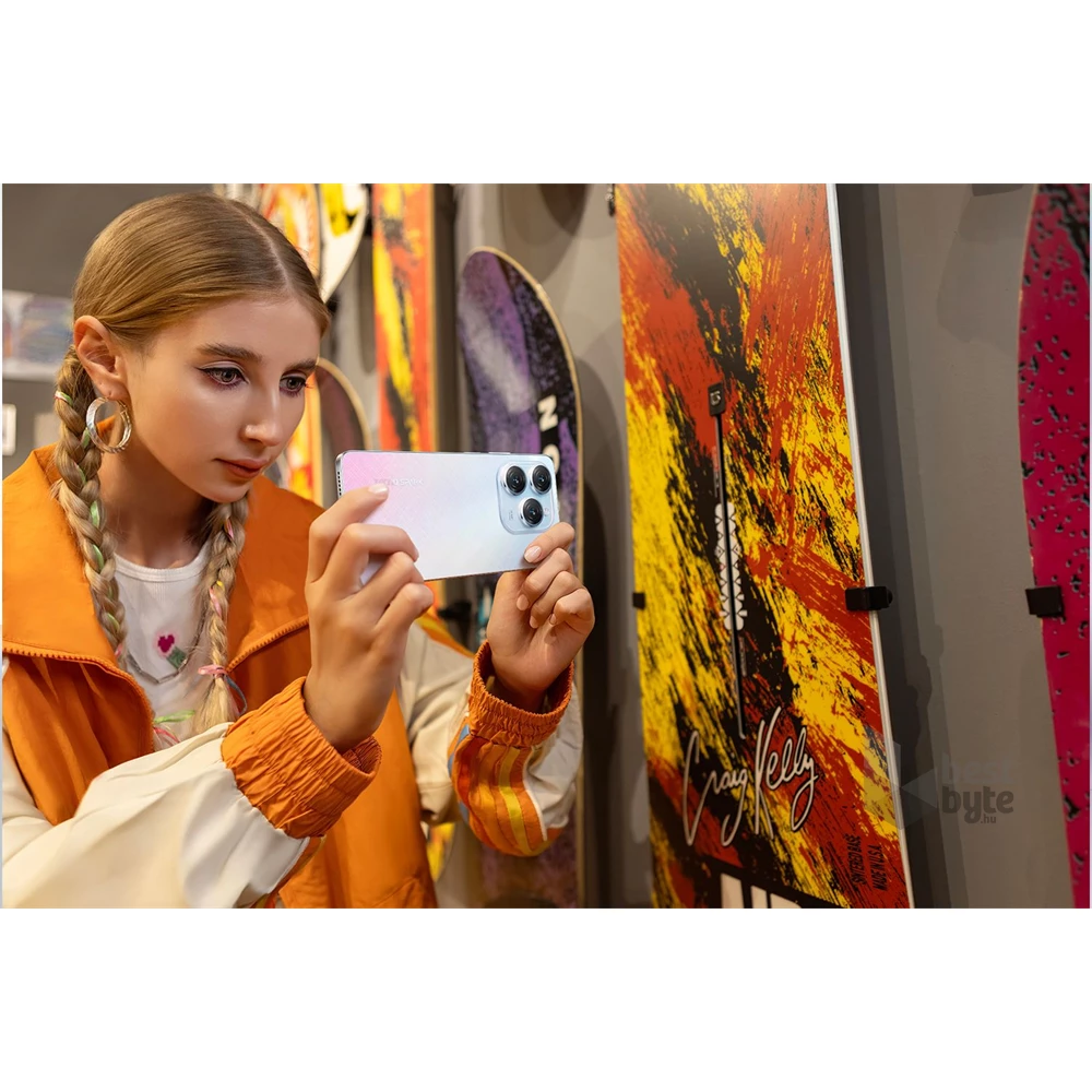 Tecno Spark 20 Pro 8/256GB DualSIM kártyafüggetlen okostelefon - Frosty Ivory (Android)